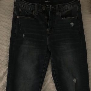 These are dark wash jeans!! Rlly cute!